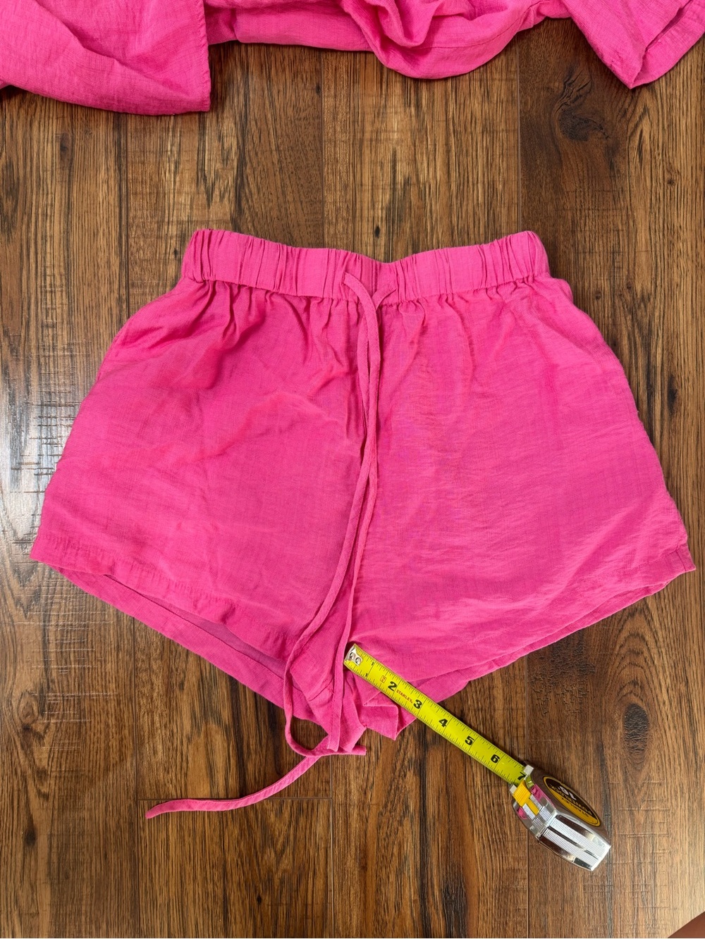 Hot pink linen shorts set - Picture 2 of 4